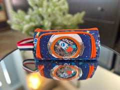 Stationary pouch