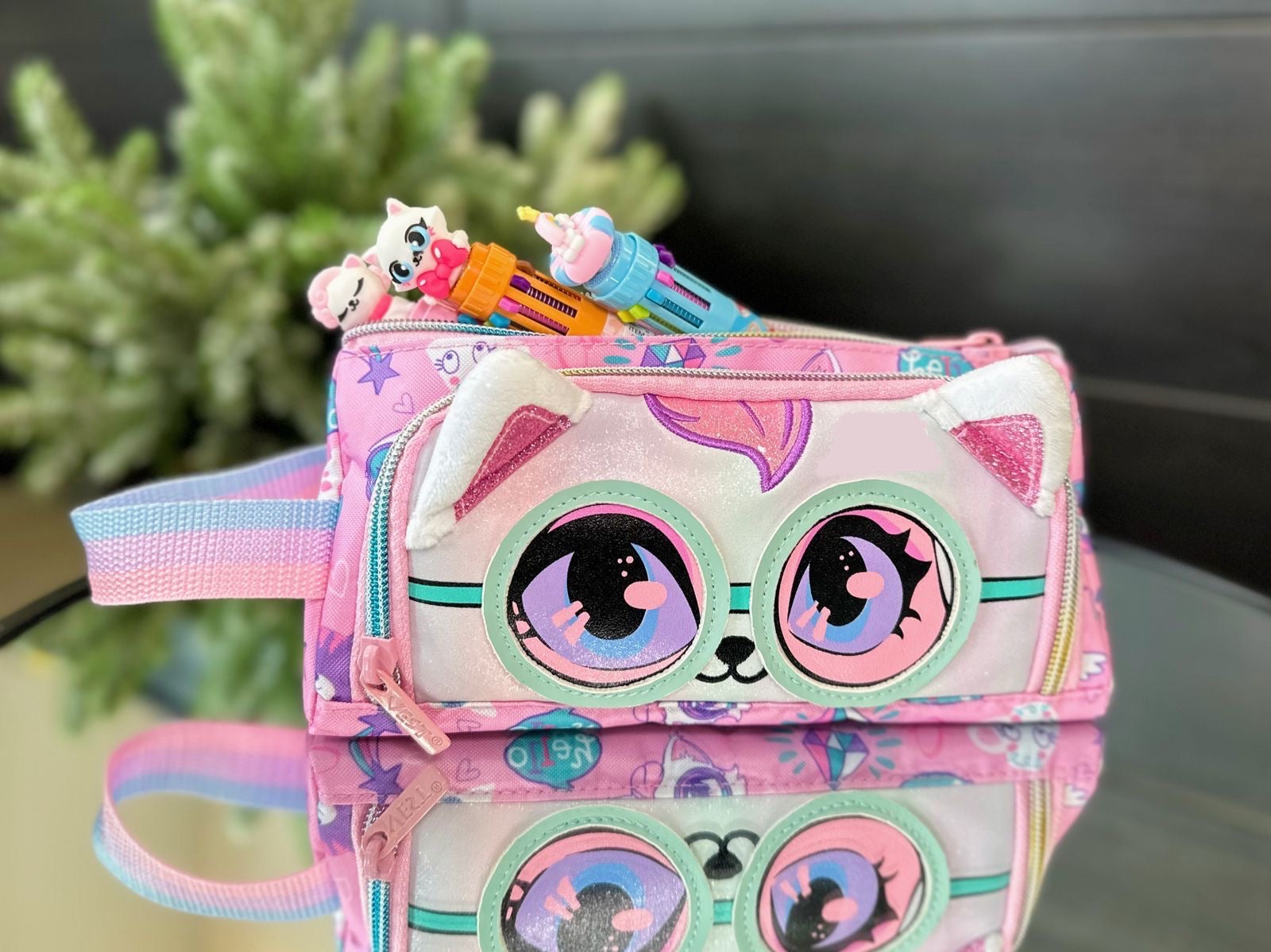 Stationary pouch