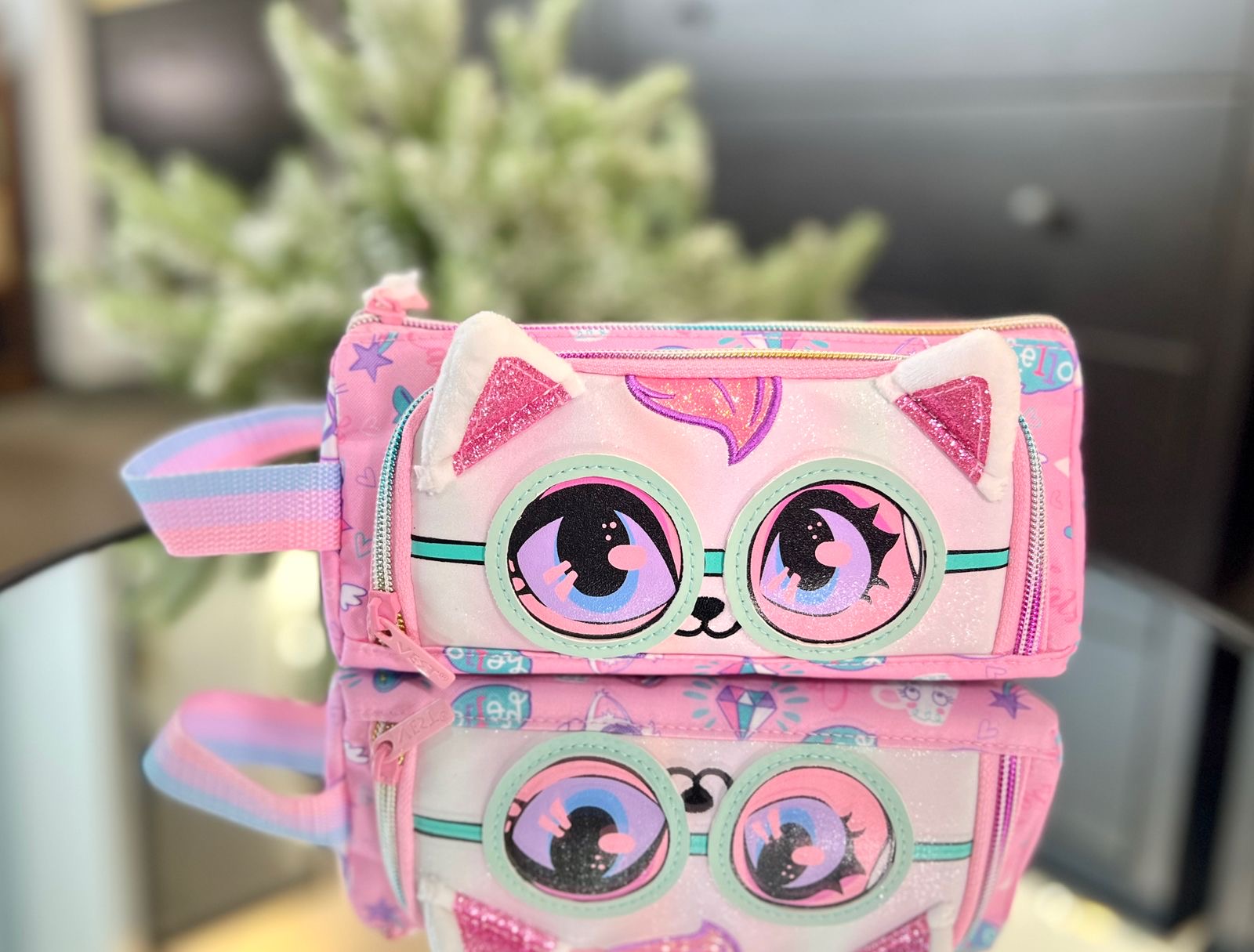 Stationary pouch