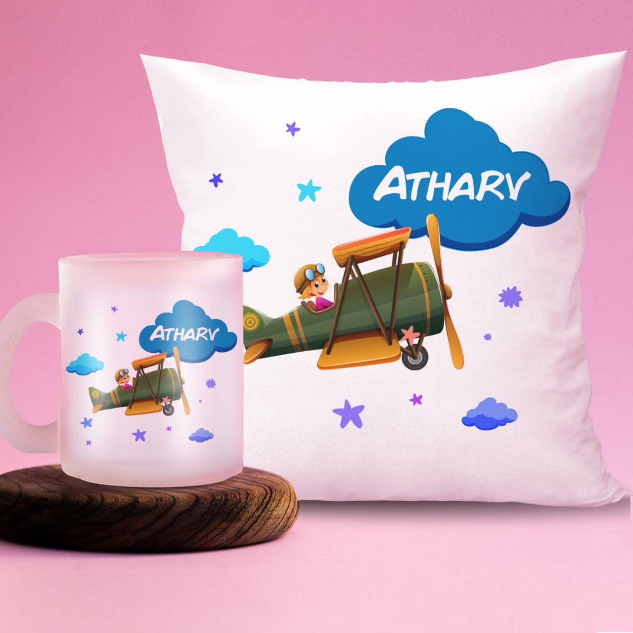 Persoanlised pillow and a mug