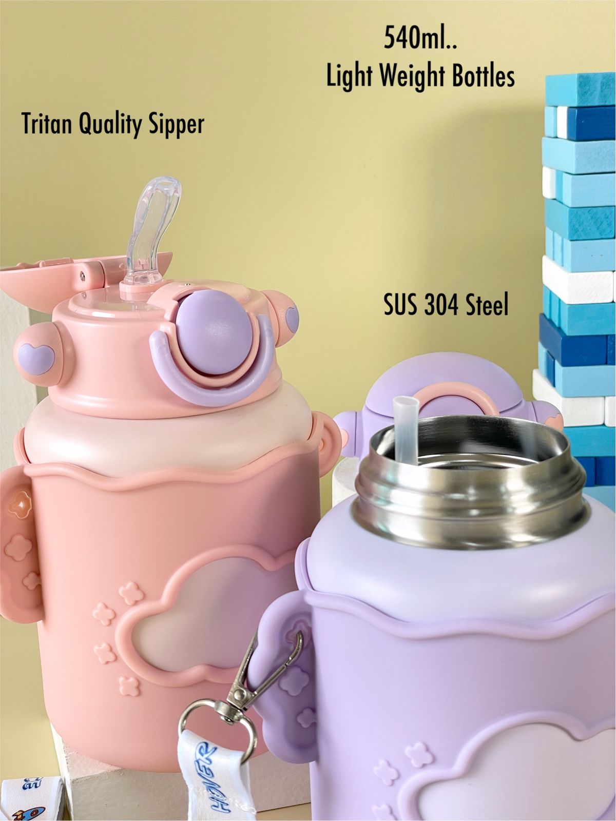 Kids hanging sipper bottle