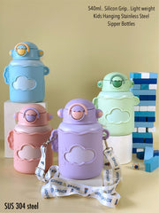 Kids hanging sipper bottle